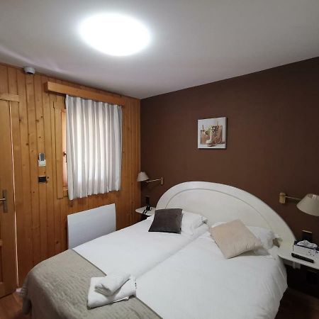 Auberge Saint-Jean Villequier-Aumont المظهر الخارجي الصورة