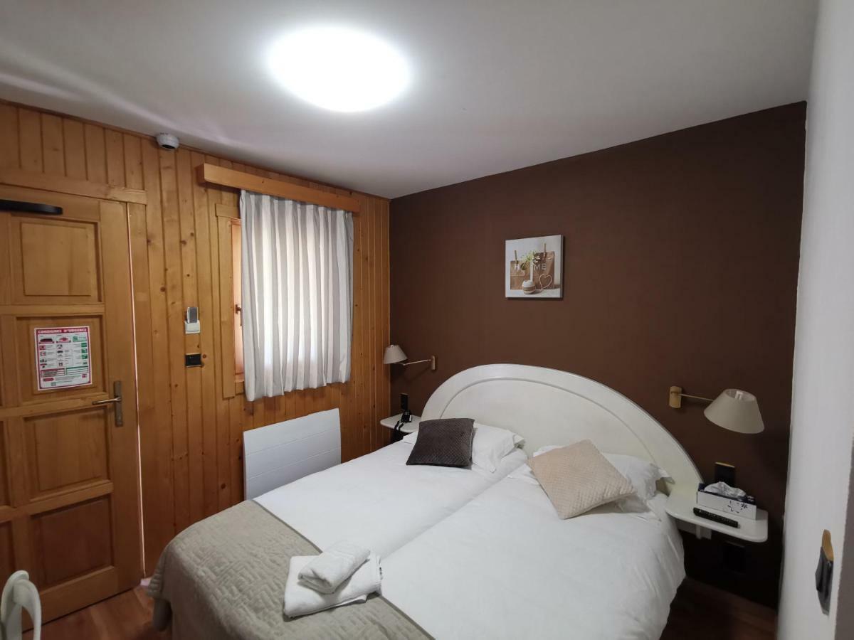 Auberge Saint-Jean Villequier-Aumont المظهر الخارجي الصورة